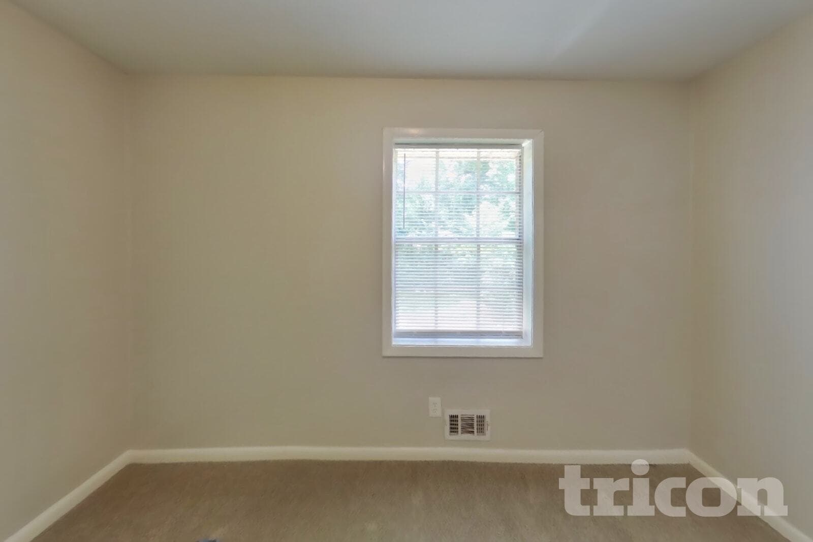 Building Photo - 2270 Emerald Castle Dr