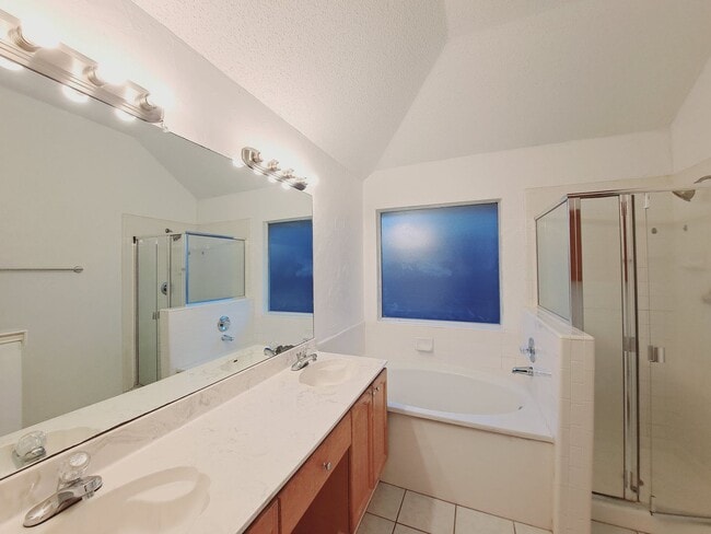 Building Photo - 2 Story 3/2.5/2 with 2 living and 2 dining...