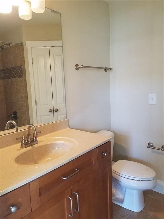 Building Photo - 216 Semel Dr