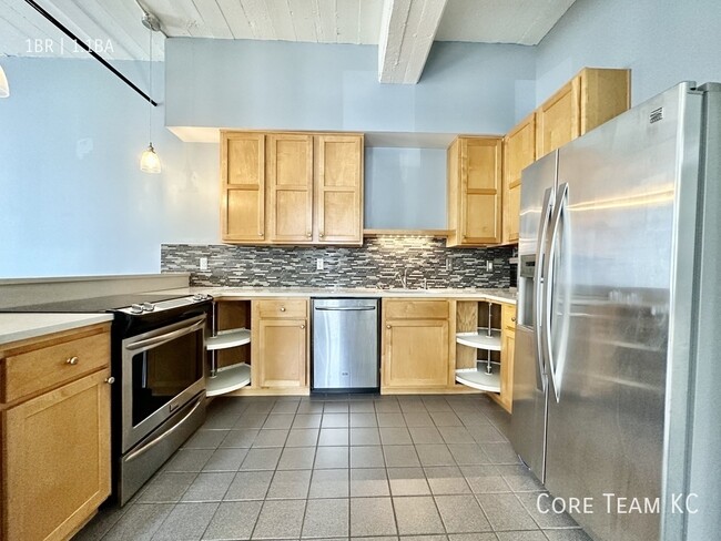 Building Photo - 1 Bed + Den Condo For Rent in the River Ma...