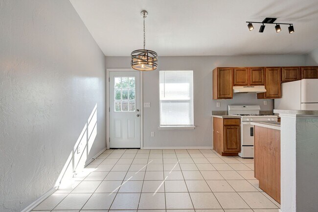 Building Photo - 605 Welston Cir