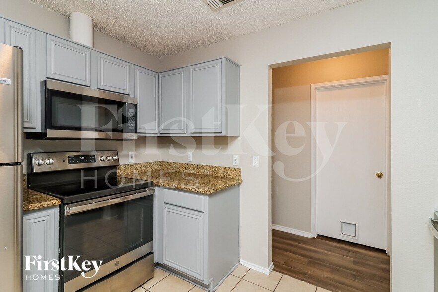Building Photo - 7213 Ashbourne Way