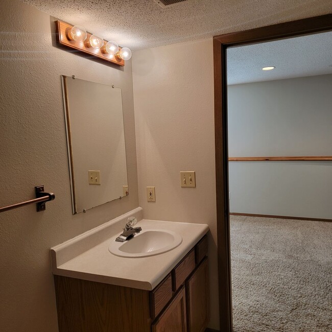 Building Photo - 3 BED | 2 BATH | SPLIT-FOYER HOME | RAPID ...