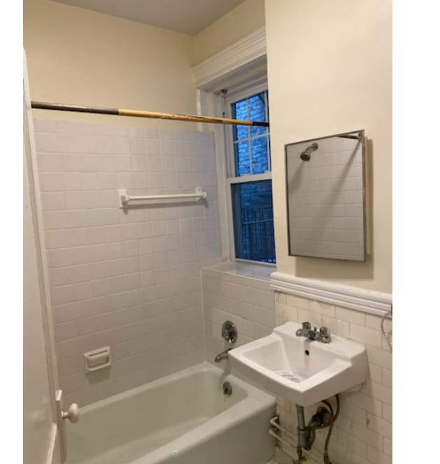 Building Photo - 29 Park Dr