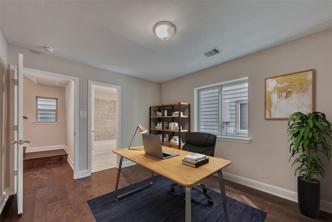 Building Photo - 4135 Du Pont St