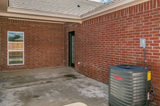 Building Photo - 3/2 Townhomes on Mosley