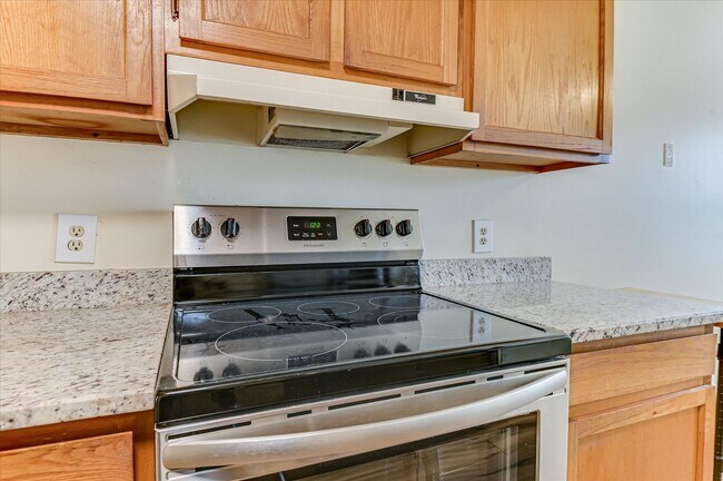 Building Photo - 407 Folkstone Cir