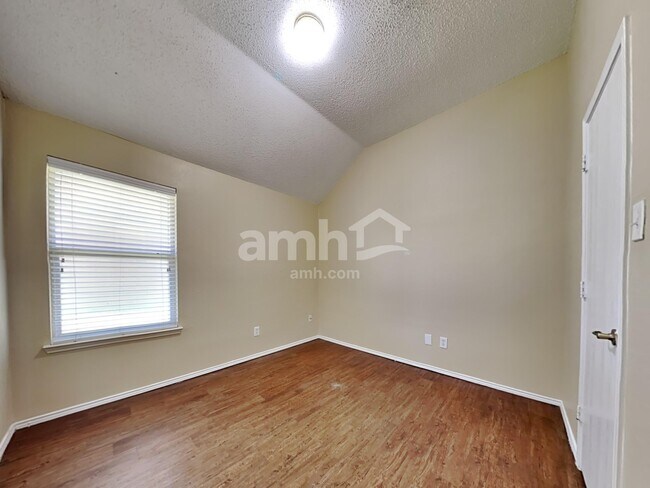 Building Photo - 1307 Rabbit Rdg