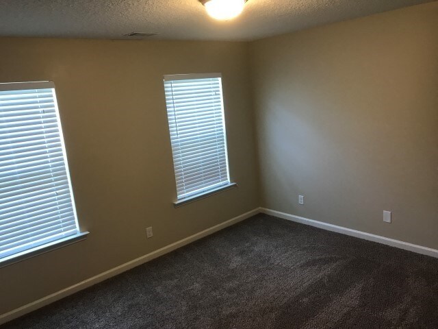 Building Photo - 501 Dresler Rd