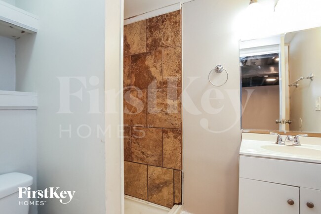 Building Photo - 5902 E 95th Terrace