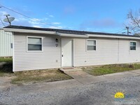 Building Photo - Great 2 Bedroom Unit in Fort Walton Beach