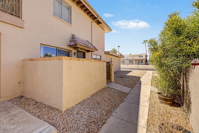 Building Photo - 17009 E Calle Del Oro