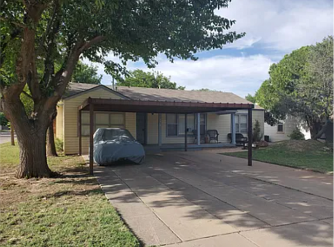 Building Photo - 3 Bedroom 2 bathroom house close to TTU!