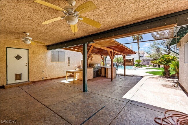 Building Photo - 1765 Belcastro St