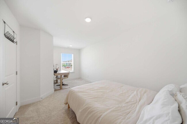 Building Photo - 2360 Rex Dr