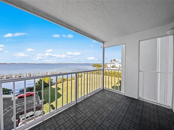 Building Photo - 2885 Palm Beach Blvd