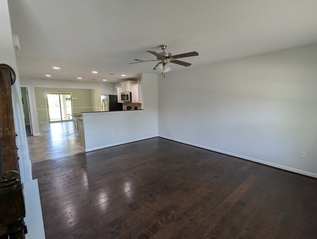 Building Photo - 66 Endeavor Cir