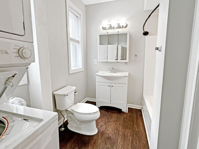 Building Photo - 16 S Stafford Ave