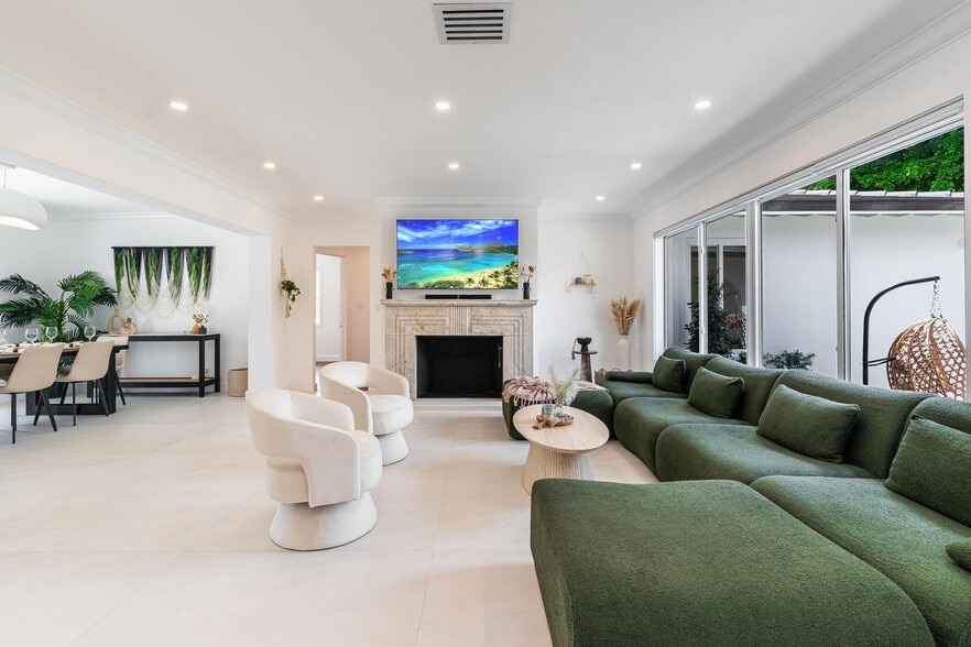 Building Photo - 616 NE 16th Terrace