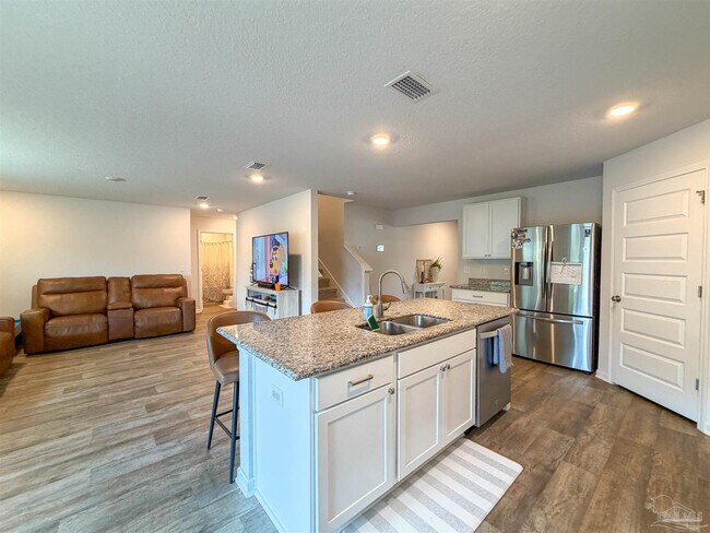 Building Photo - 5469 Merlin