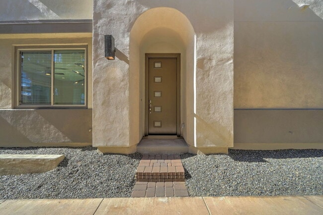 Building Photo - 7439 E Conquistadores Dr