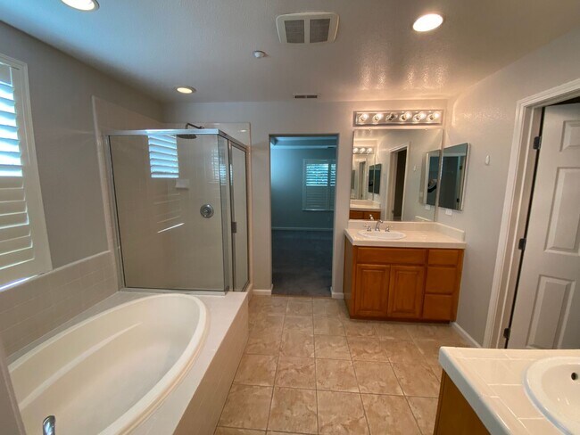 Building Photo - 4057 Crandall Cir