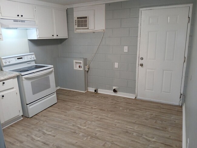 Building Photo - 928 Hamilton Blvd