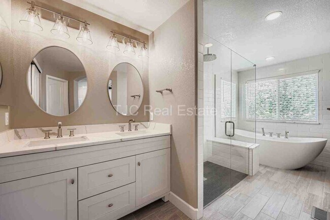 Building Photo - Cherry Creek School District