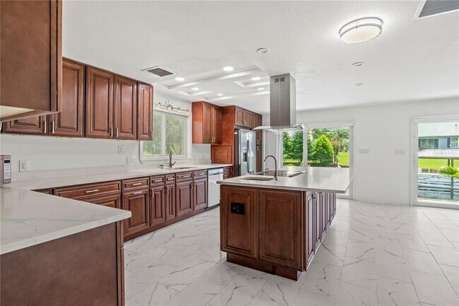 Building Photo - 17511 Canal Shores Dr