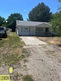 Building Photo - 3 bedroom house in Oroville $950.00 per month