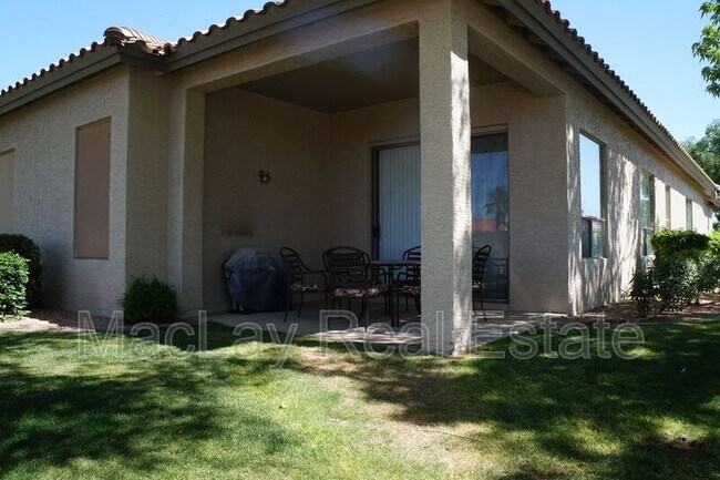 Building Photo - 9753 E Holiday Way