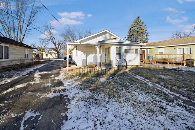 Building Photo - 2153 Wallace Ave