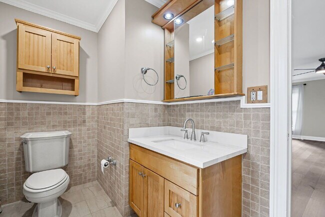 Building Photo - 815 Sudbury Rd NE