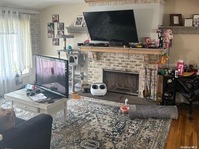 Building Photo - 106 Jordan St