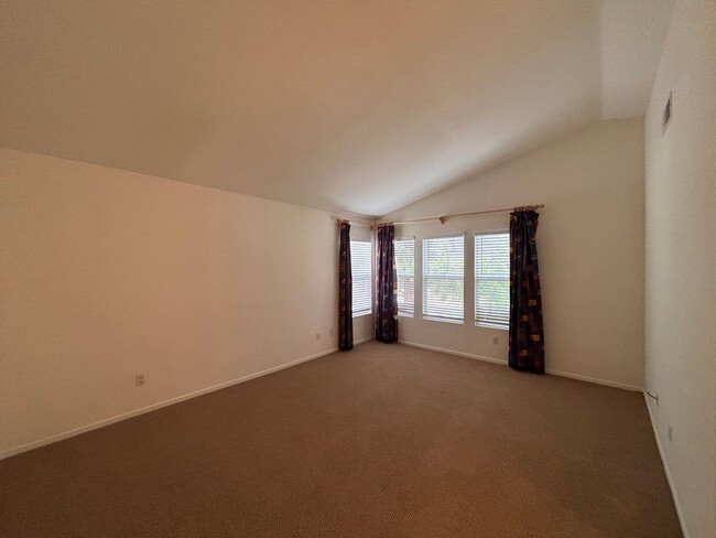 Building Photo - Great 4B/2.5BA House in Gate Community in ...