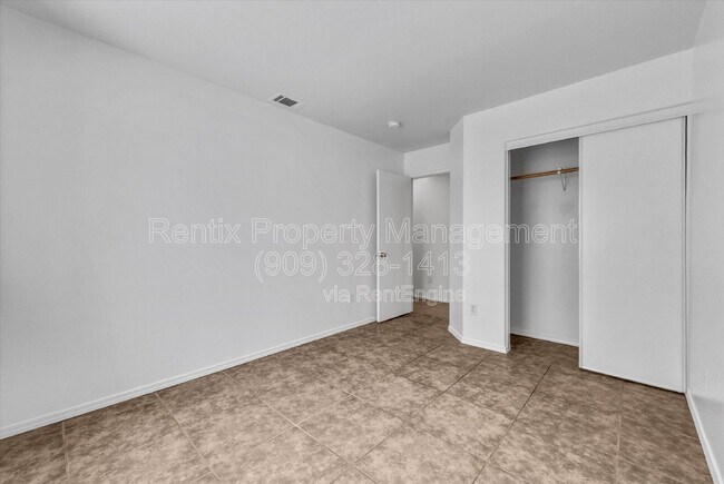 Building Photo - 1240 Visconti Dr