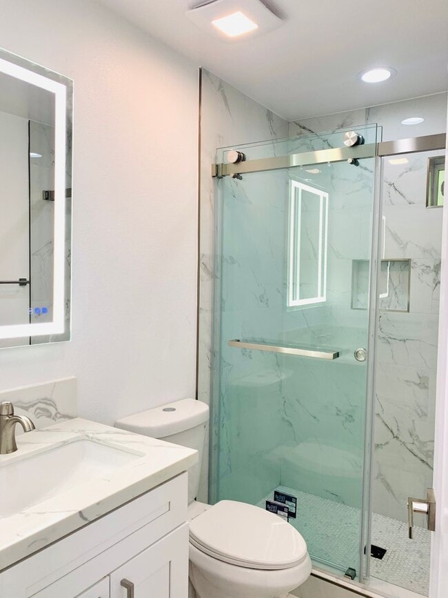 Building Photo - CHARMING Newly Constructed 1BD/BA Availabl...
