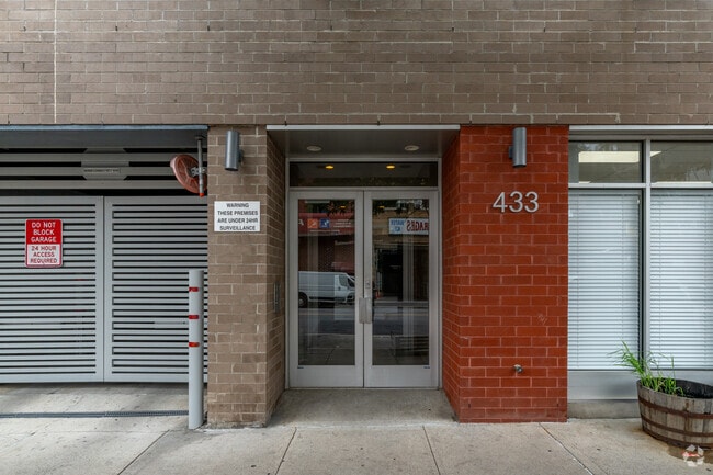 Building Photo - 433 3rd Ave