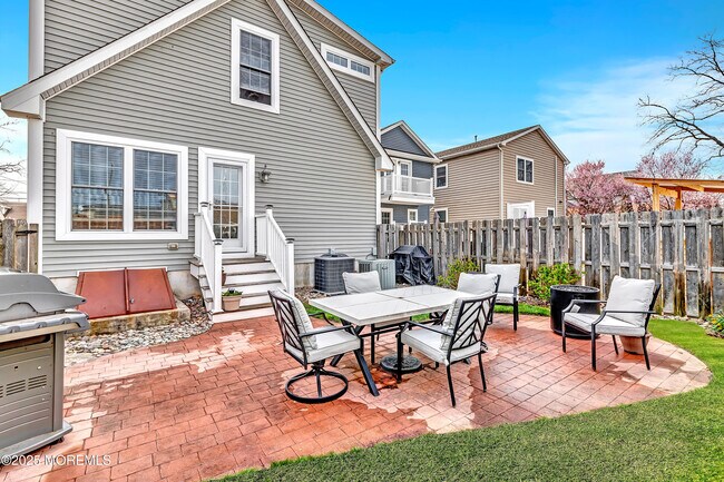 Building Photo - 1814 Briarwood Terrace