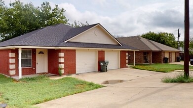 Building Photo - 1602 Old Nolanville Rd