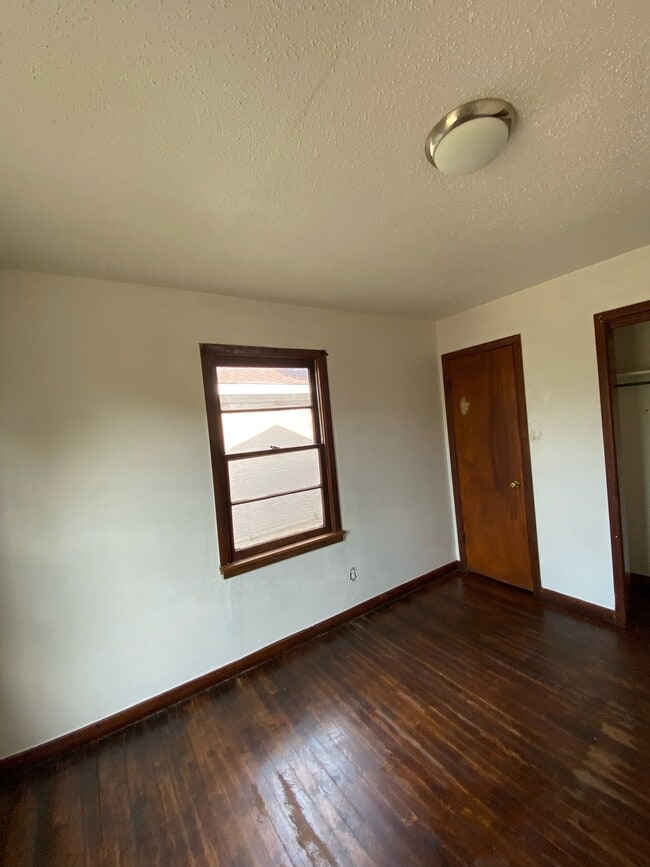 Building Photo - 4216 Garland Ave
