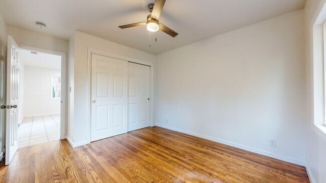 Building Photo - Bright & Clean Single Level FIVE bedroom i...
