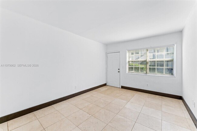 Building Photo - 541 NE 62nd St