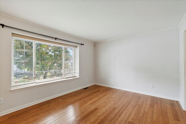 Building Photo - Single Family Home for Rent in Downingtown School District!