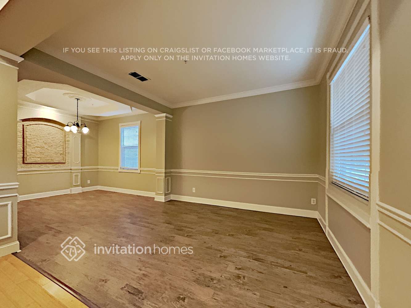 Building Photo - 10046 Moss Rose Way