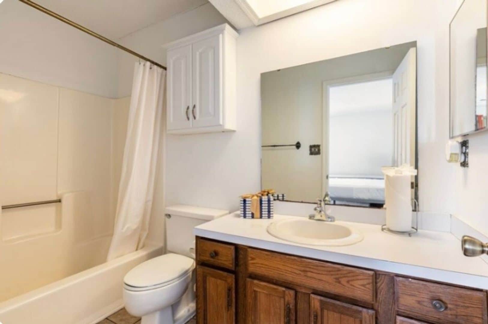 Building Photo - 400 17th Ave S