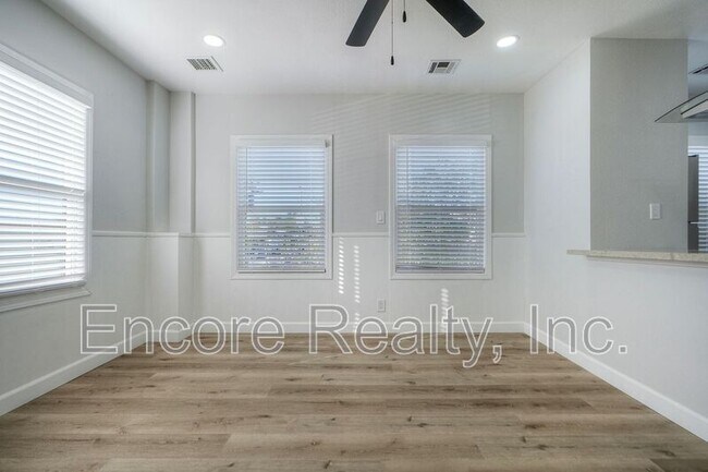 Building Photo - 303 D St