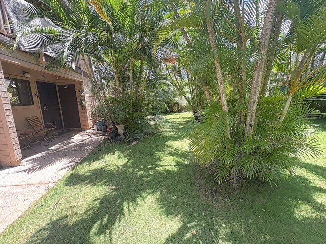 Building Photo - Haleakala Gardens - Furnished Ground Floor 3bed/2bath Condo private end unit!