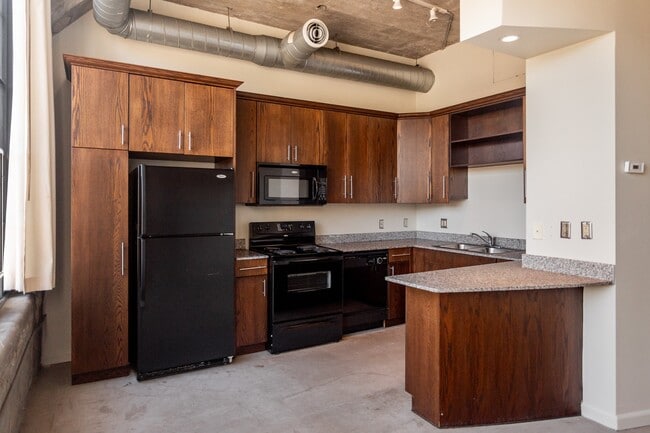 Building Photo - 41 Burroughs St