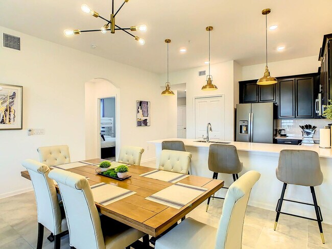 Building Photo - 9331 Sommerset Hills Dr
